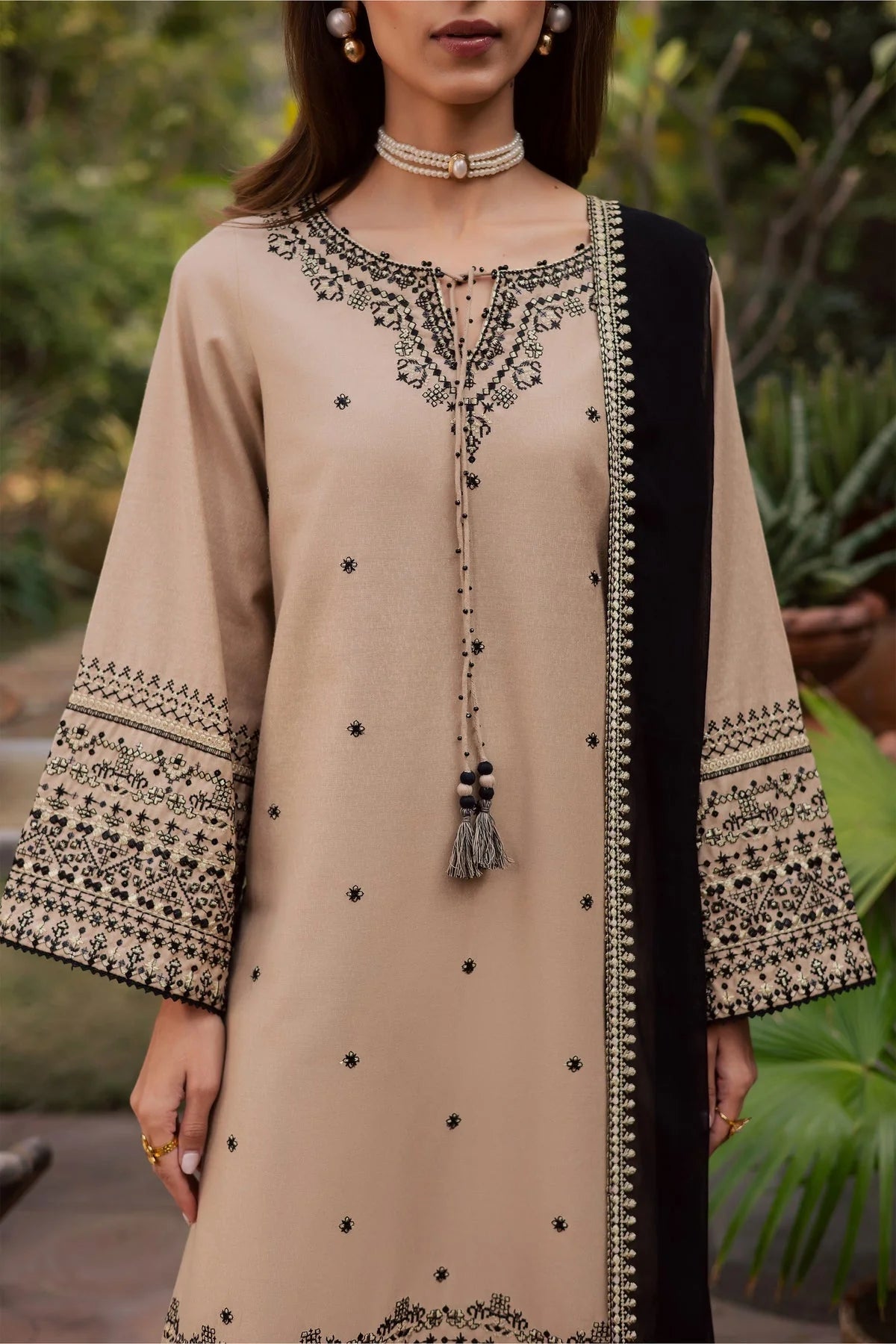 SH-BT 2985 Dhanak Fabric - 3 Piece Unstitched Embroidered Dress With Dhanak Shawl