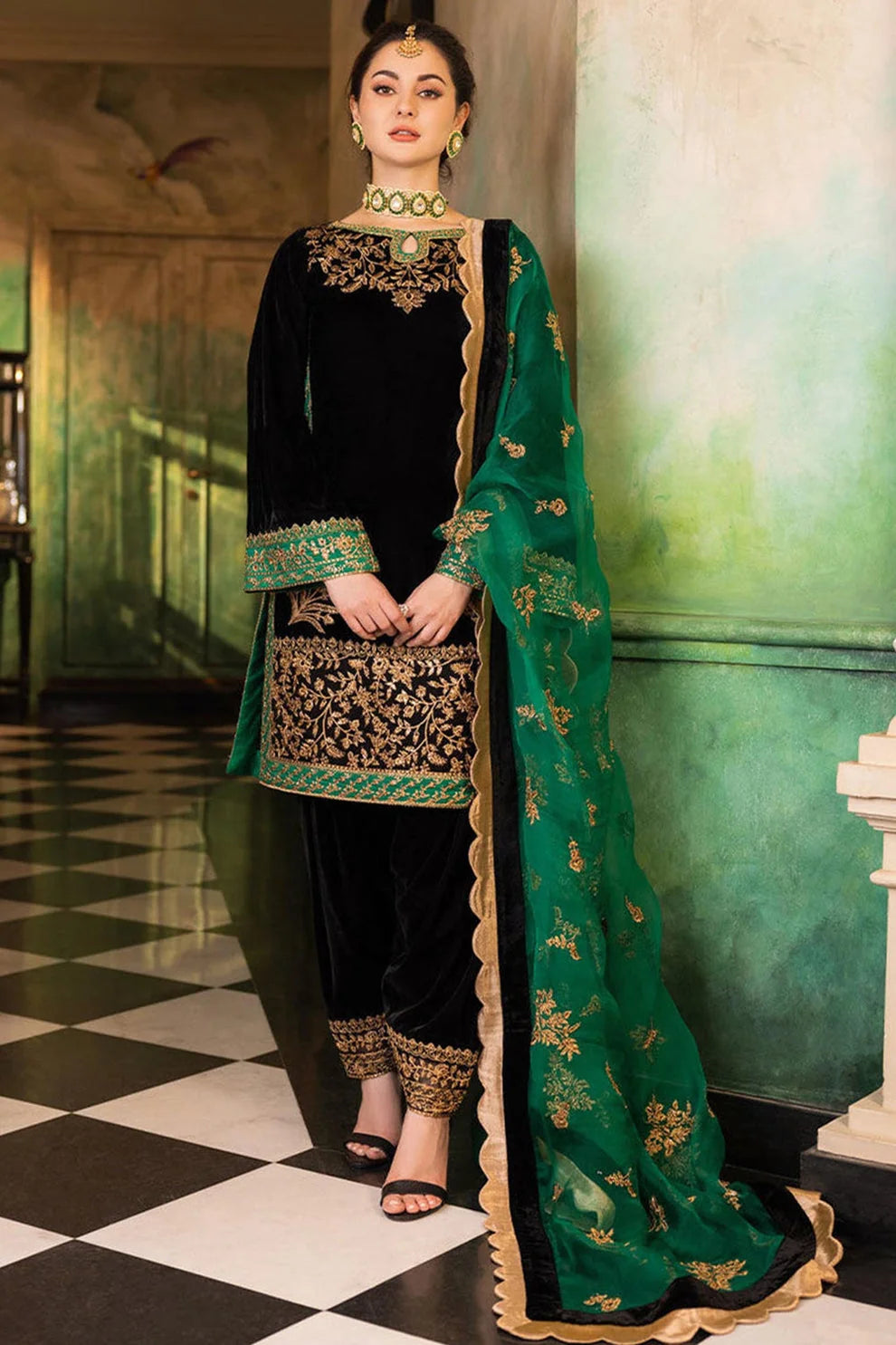 SH-JZ-953 Luxury Embroided Velvet 3 Pc Dress with Embroidered Organza Dupatta