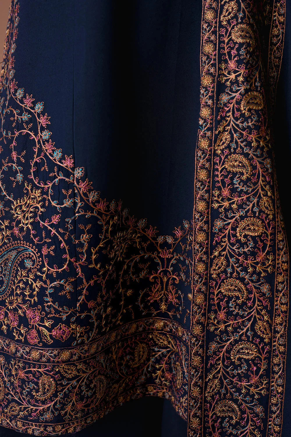 SH-BT 2880A 3 Piece Unstitched Embroidered Dhanak Fabric With Dhanak Shawl